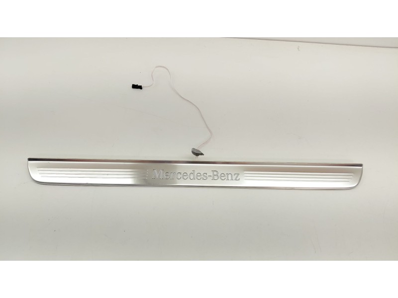 Recambio de moldura para mercedes-benz clase e descapotable (a238) e 200 (238.442) referencia OEM IAM A2056802806  