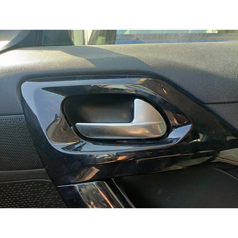 Recambio de maneta interior delantera derecha para peugeot 208 1.2 12v vti referencia OEM IAM   