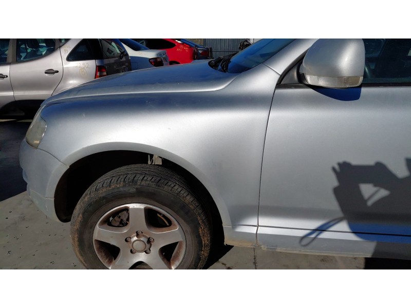 Recambio de aleta delantera izquierda para volkswagen touareg (7la, 7l6, 7l7) 2.5 r5 tdi referencia OEM IAM   
							