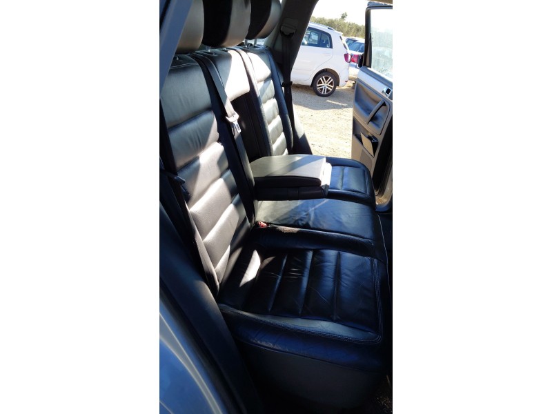 Recambio de asientos traseros para volkswagen touareg (7la, 7l6, 7l7) 2.5 r5 tdi referencia OEM IAM   
							