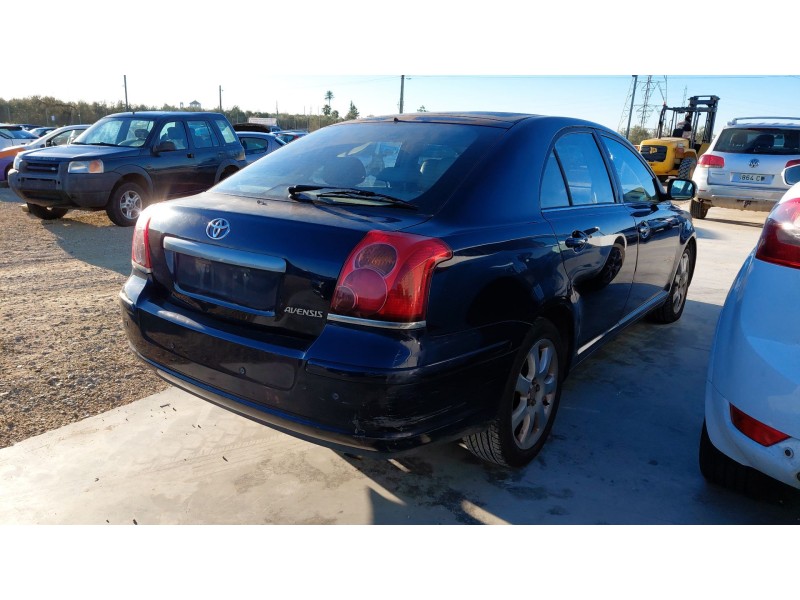 toyota avensis (_t25_) del año 2006
							