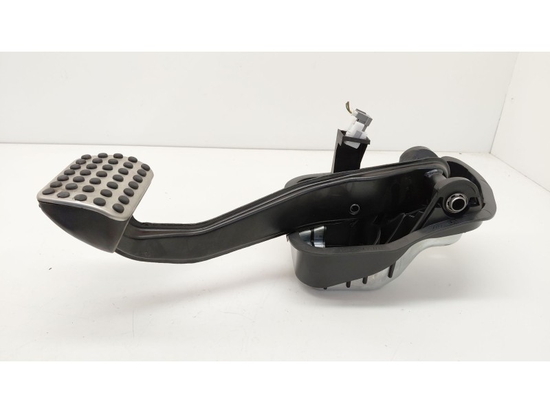 Recambio de pedal freno para mercedes-benz clase e descapotable (a238) e 200 (238.442) referencia OEM IAM A2052920415  