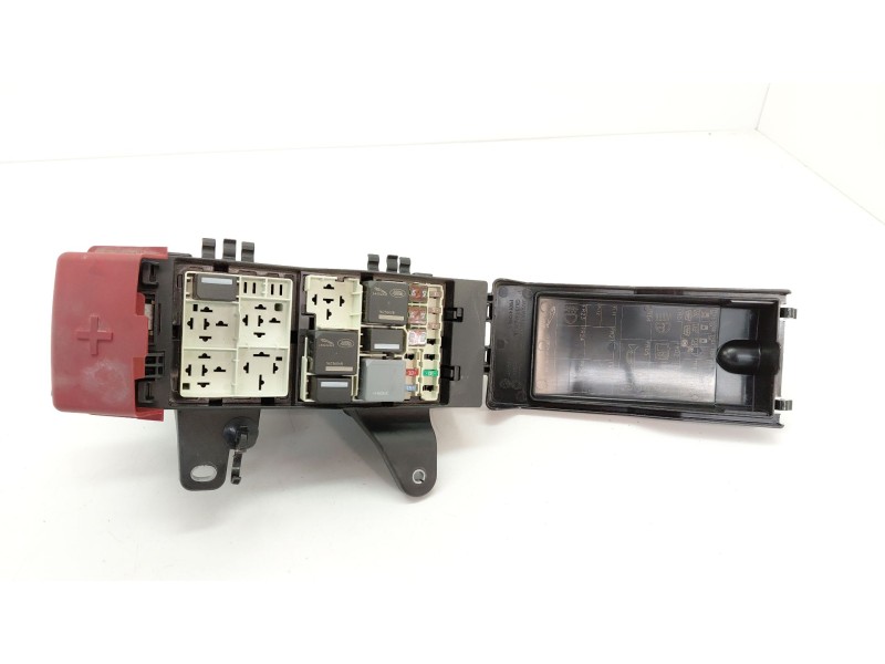 Recambio de caja reles / fusibles para jaguar f-pace (x761) 2.0 td4 awd referencia OEM IAM GX7314A076AA  