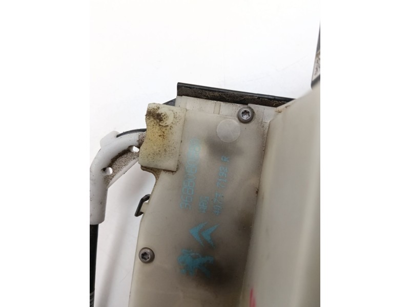 Recambio de cerradura puerta trasera izquierda para peugeot 208 active referencia OEM IAM 9688080880  