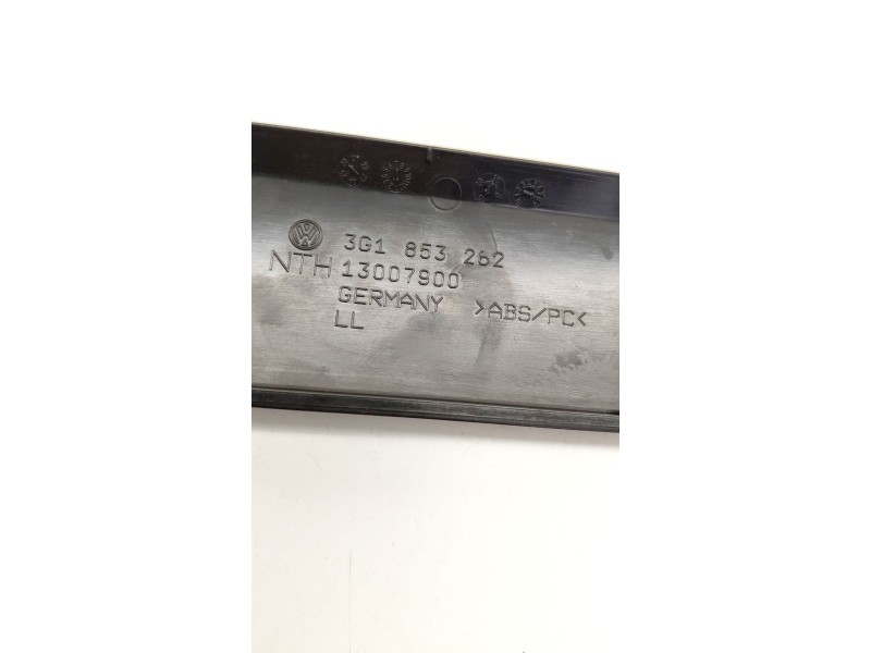 Recambio de molduras delanteras para volkswagen arteon (3h7, 3h8) 2.0 tdi referencia OEM IAM 3G1853262  
							