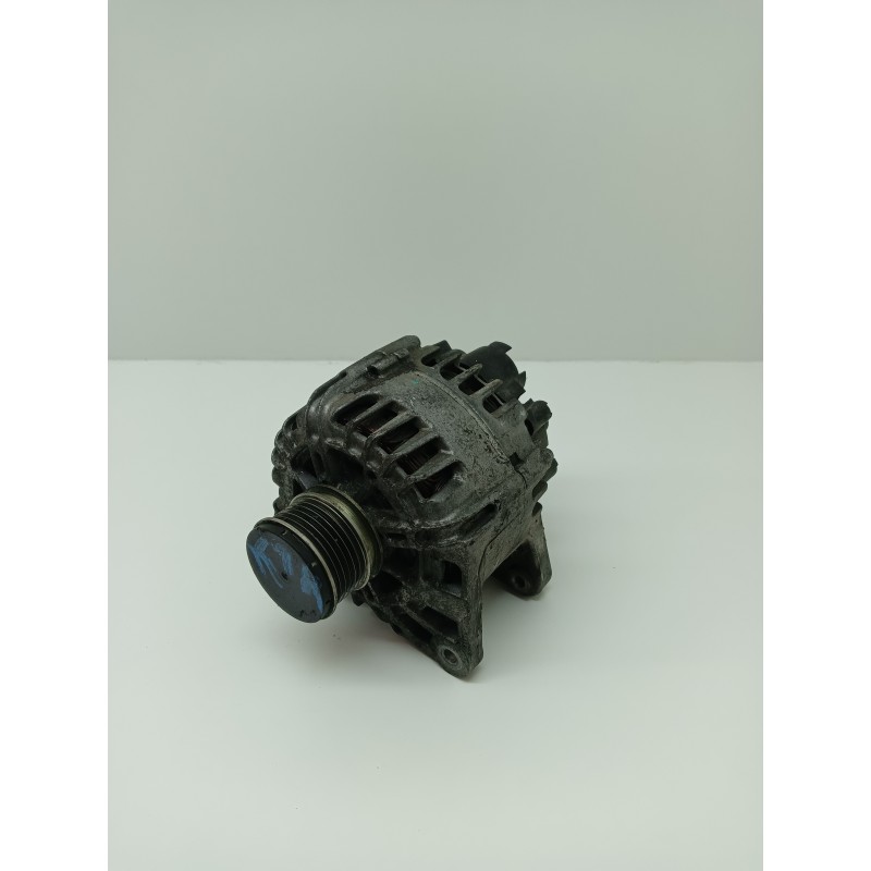 Recambio de alternador para renault clio iv expression referencia OEM IAM 231007865RA  