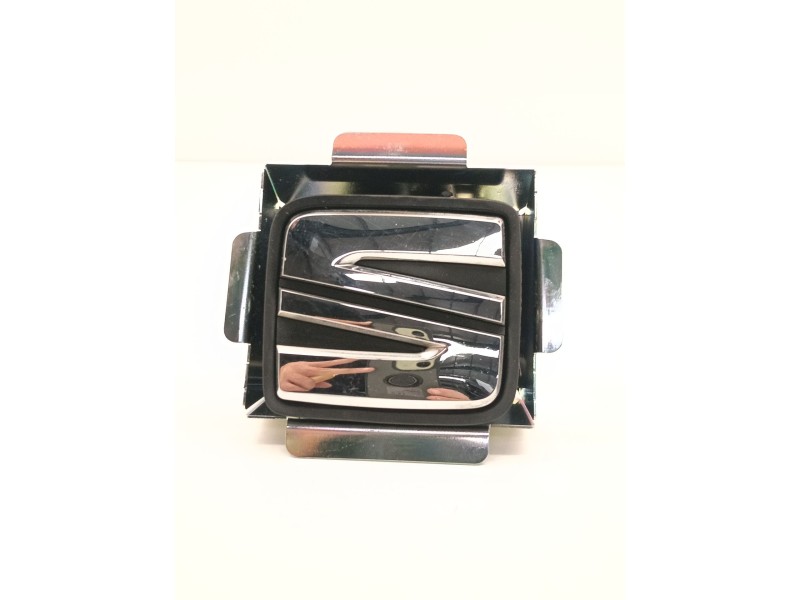 Recambio de maneta porton para seat ibiza v (kj1, kjg) 1.0 mpi referencia OEM IAM   
							