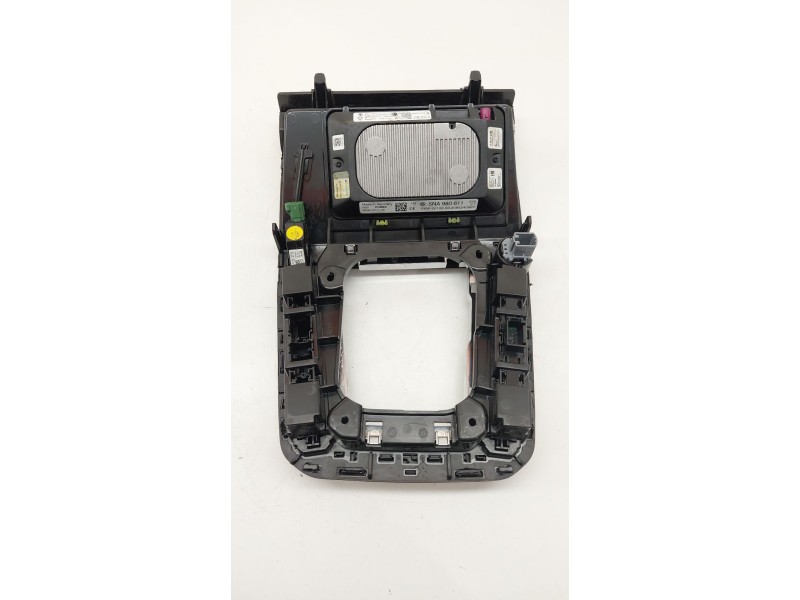 Recambio de moldura para volkswagen arteon (3h7, 3h8) 2.0 tdi referencia OEM IAM 3G1864263  
							