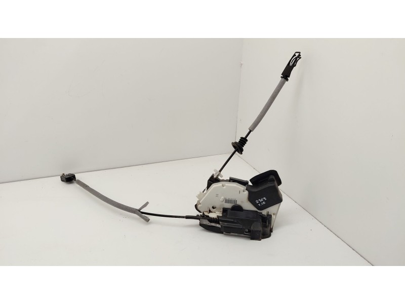 Recambio de cerradura puerta trasera izquierda para volkswagen polo v (6r1, 6c1) 1.4 tdi referencia OEM IAM 6C0839013A  
							