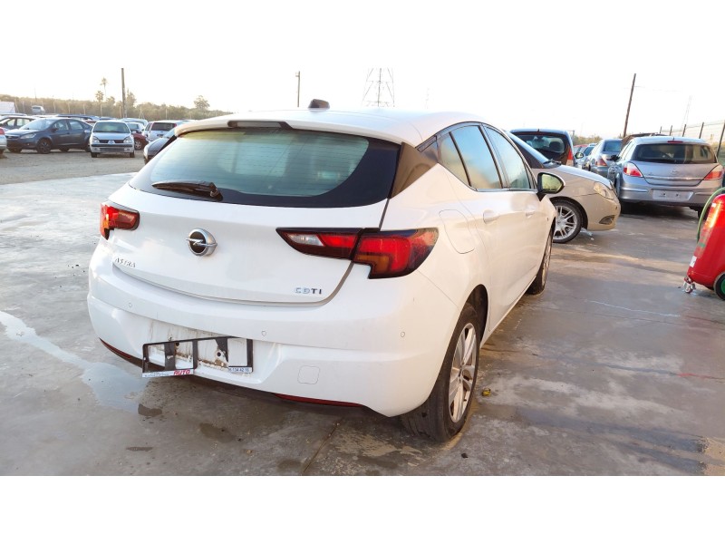 opel astra k (b16) del año 2018
							