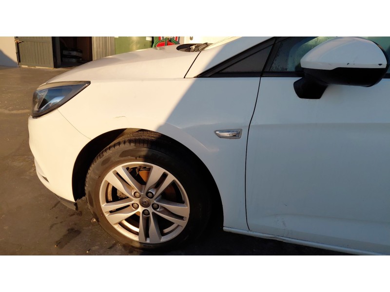 Recambio de aleta delantera izquierda para opel astra k (b16) 1.6 cdti (68) referencia OEM IAM   
							