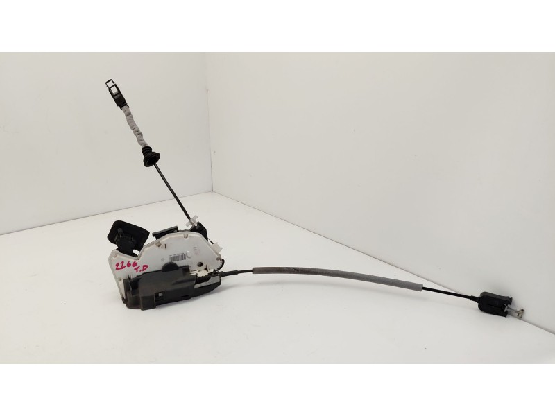 Recambio de cerradura puerta trasera derecha para volkswagen polo v (6r1, 6c1) 1.4 tdi referencia OEM IAM   
							