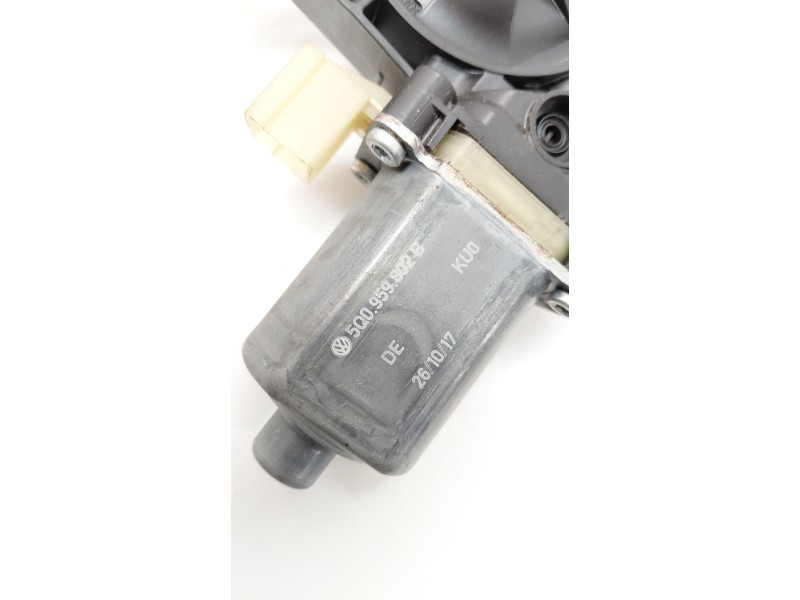 Recambio de motor elevalunas delantero derecho para skoda superb iii (3v3) 2.0 tdi referencia OEM IAM 5Q0959802B  