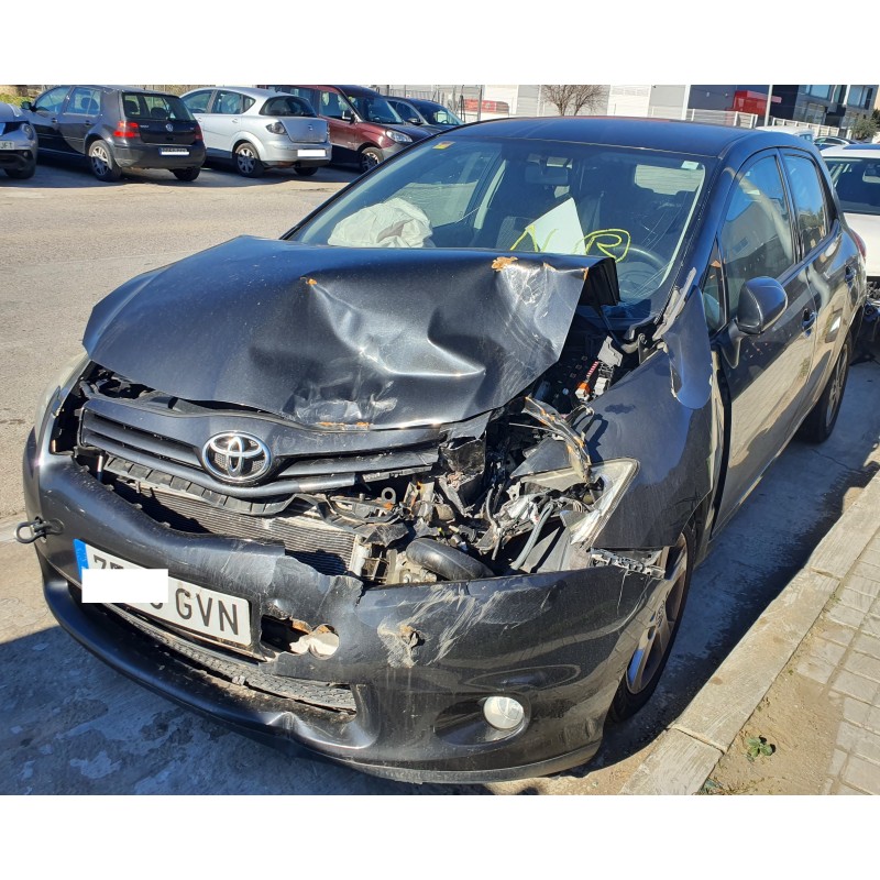 toyota auris del año 2010