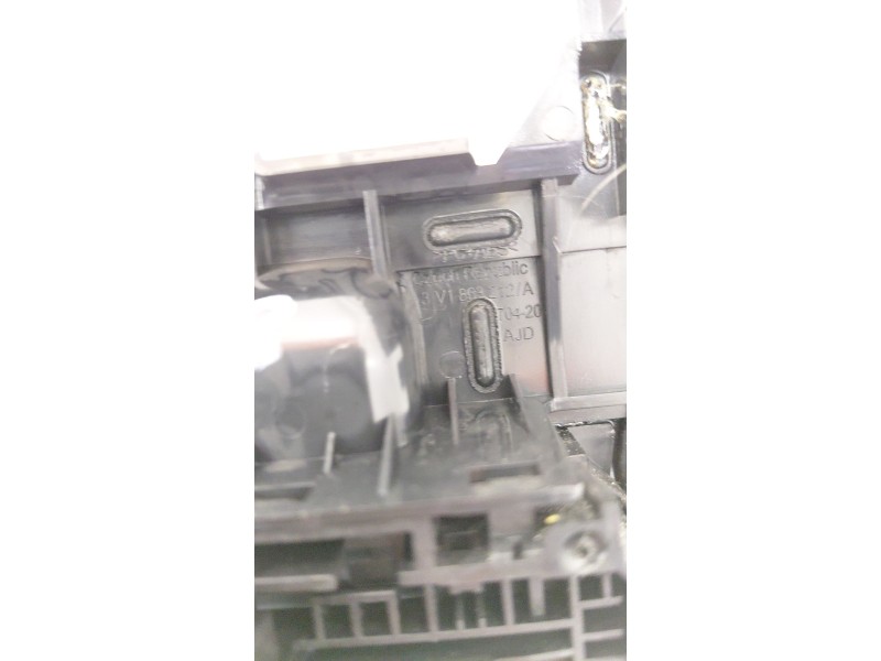 Recambio de consola central para skoda superb iii (3v3) 2.0 tdi referencia OEM IAM 3V1863212  