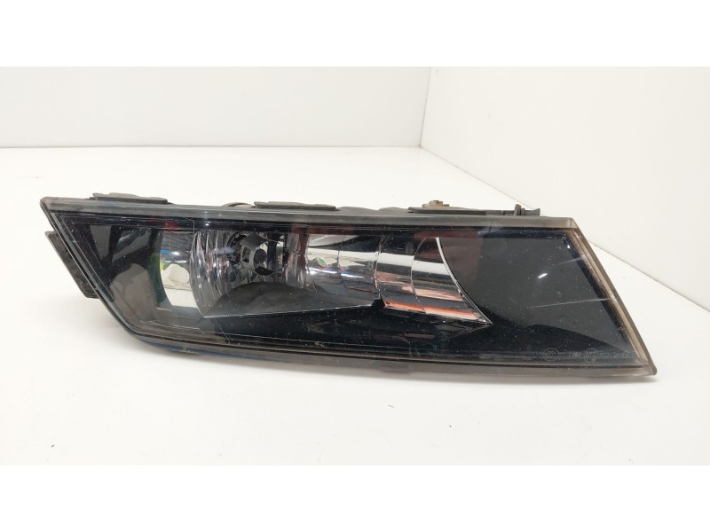 Recambio de faro antiniebla izquierdo para skoda superb iii (3v3) 2.0 tdi referencia OEM IAM 3V0941699  