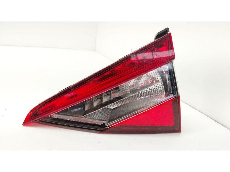 Recambio de piloto trasero derecho interior para skoda superb iii (3v3) 2.0 tdi referencia OEM IAM   
							