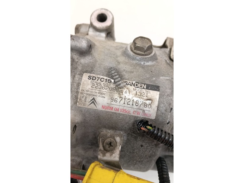 Recambio de compresor aire acondicionado para peugeot 5008 (0u_, 0e_) 1.6 hdi referencia OEM IAM 9671216780  