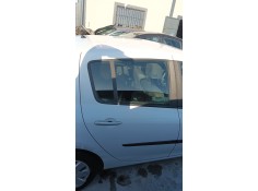 Recambio de puerta trasera derecha para renault clio iii (br0/1, cr0/1) 1.2 16v (br02, br0j, br11, cr02, cr0j, cr11) referencia 