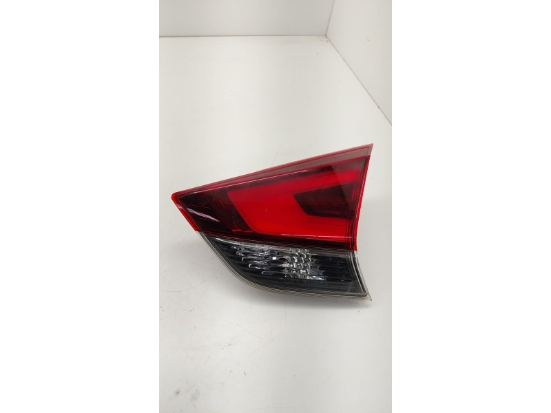 Recambio de piloto trasero derecho interior para nissan x-trail iii (t32_, t32r, t32rr) 1.6 dci (t32) referencia OEM IAM 2262374