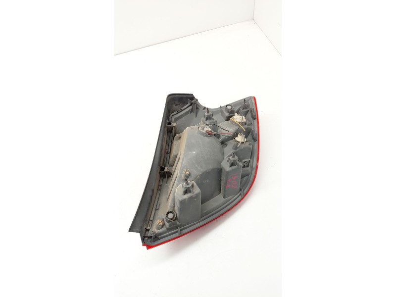 Recambio de piloto trasero izquierdo para kia cee´d 1.6 crdi cat referencia OEM IAM   