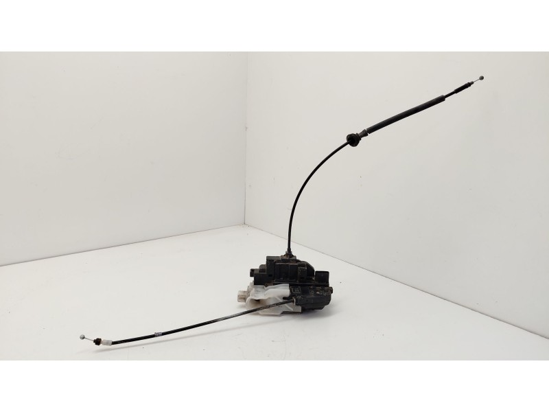 Recambio de cerradura puerta trasera derecha para kia cee´d 1.6 crdi cat referencia OEM IAM 5109H  