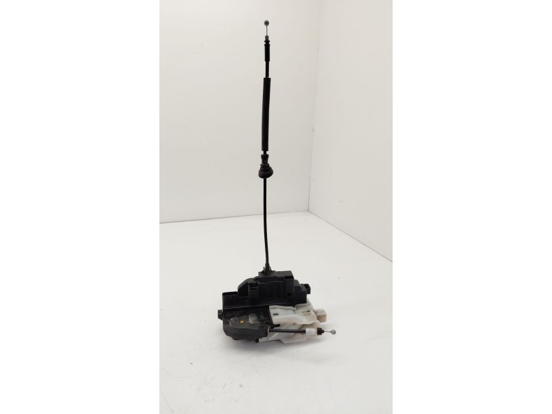 Recambio de cerradura puerta delantera izquierda para kia cee´d 1.6 crdi cat referencia OEM IAM 5109H  