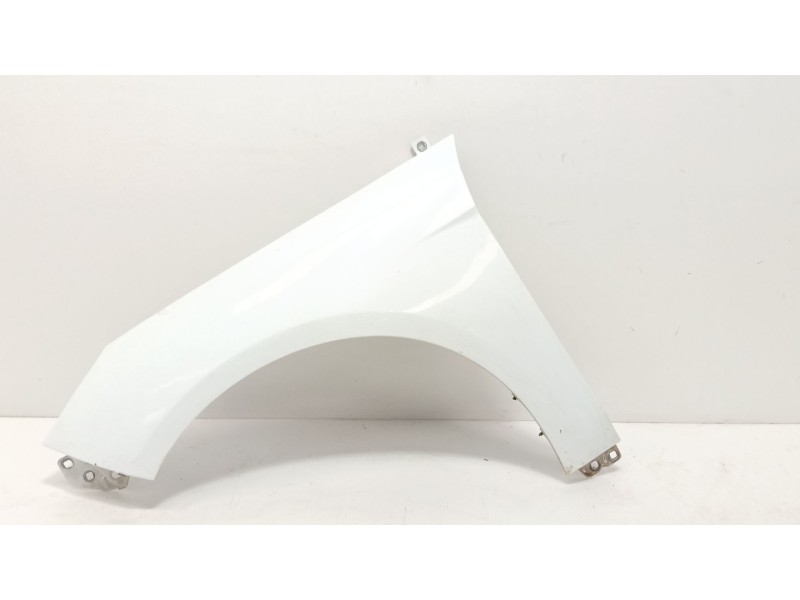 Recambio de aleta delantera izquierda para ford focus iii sedán 1.0 ecoboost referencia OEM IAM   