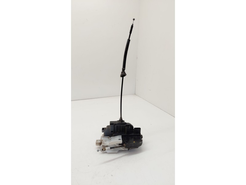 Recambio de cerradura puerta delantera derecha para kia cee´d 1.6 crdi cat referencia OEM IAM 4909H  