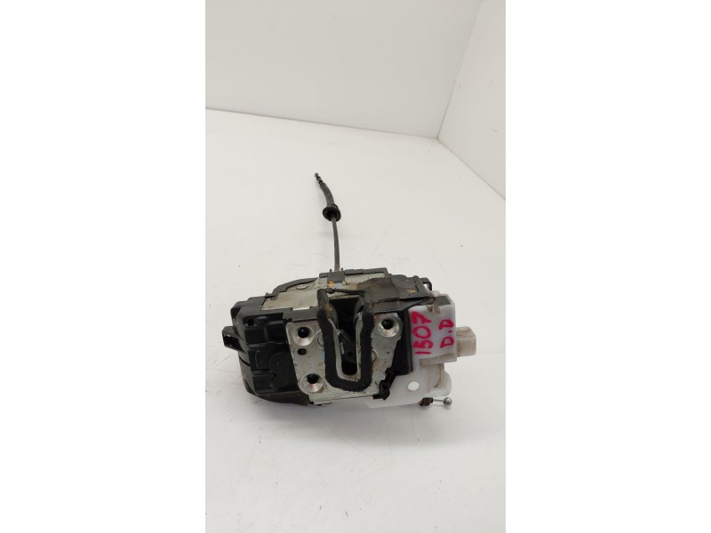 Recambio de cerradura puerta delantera derecha para kia cee´d 1.6 crdi cat referencia OEM IAM 4909H  