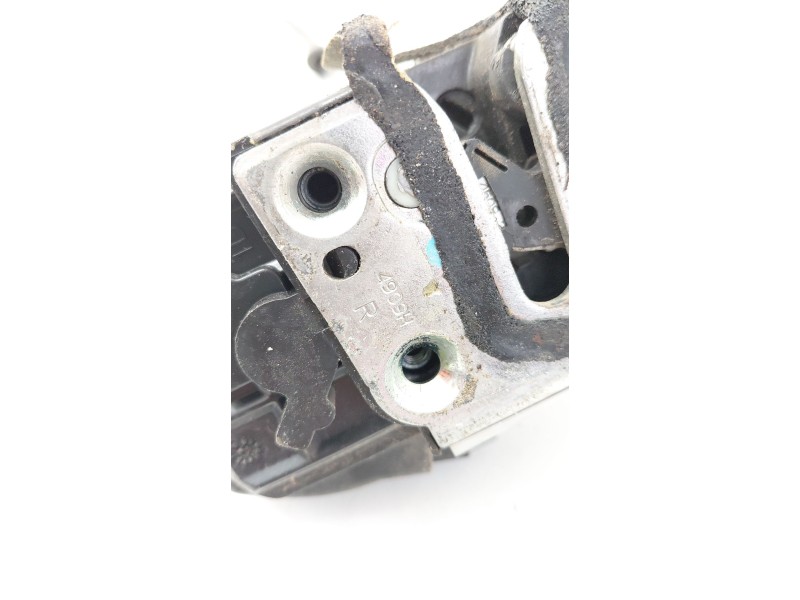 Recambio de cerradura puerta delantera derecha para kia cee´d 1.6 crdi cat referencia OEM IAM 4909H  