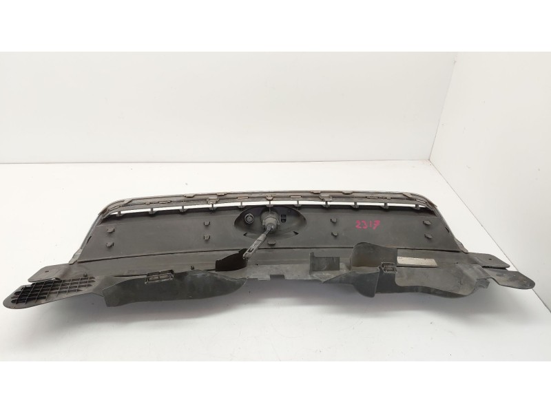 Recambio de calandra delantera de radiador para ford kuga i 2.0 tdci referencia OEM IAM 8V4116613A  
