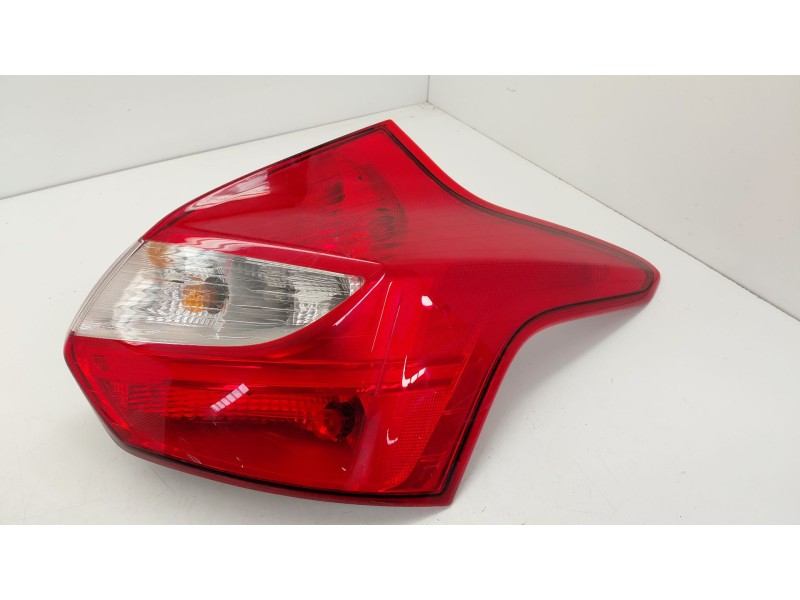 Recambio de piloto trasero derecho para ford focus iii sedán 1.0 ecoboost referencia OEM IAM   