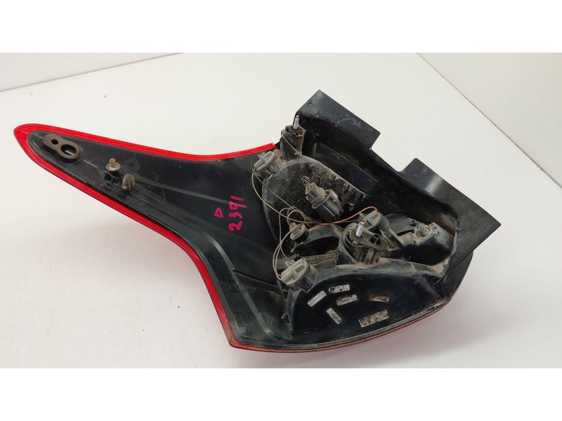 Recambio de piloto trasero derecho para ford focus iii sedán 1.0 ecoboost referencia OEM IAM   