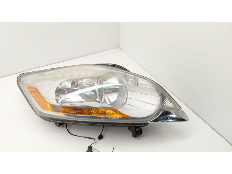 Recambio de faro derecho para ford kuga i 2.0 tdci referencia OEM IAM 8V4113W029AF  