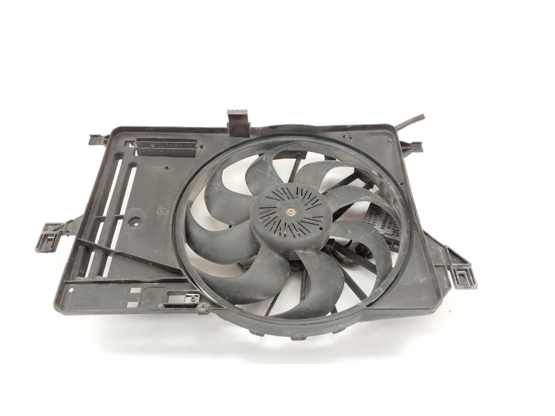Recambio de electroventilador para ford focus iii sedán 1.0 ecoboost referencia OEM IAM CV618C607VB  