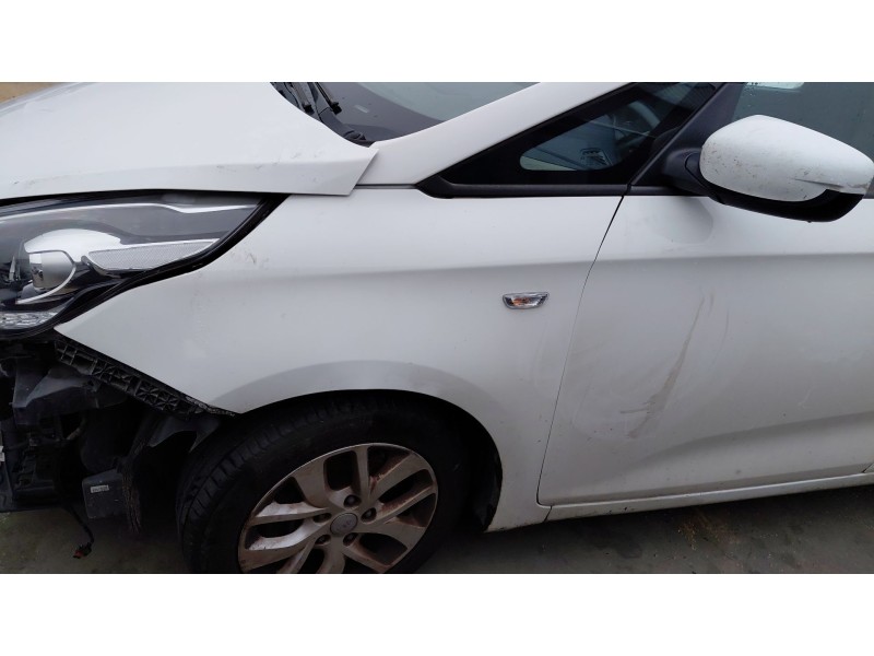 Recambio de aleta delantera izquierda para kia carens iv 1.7 crdi referencia OEM IAM   