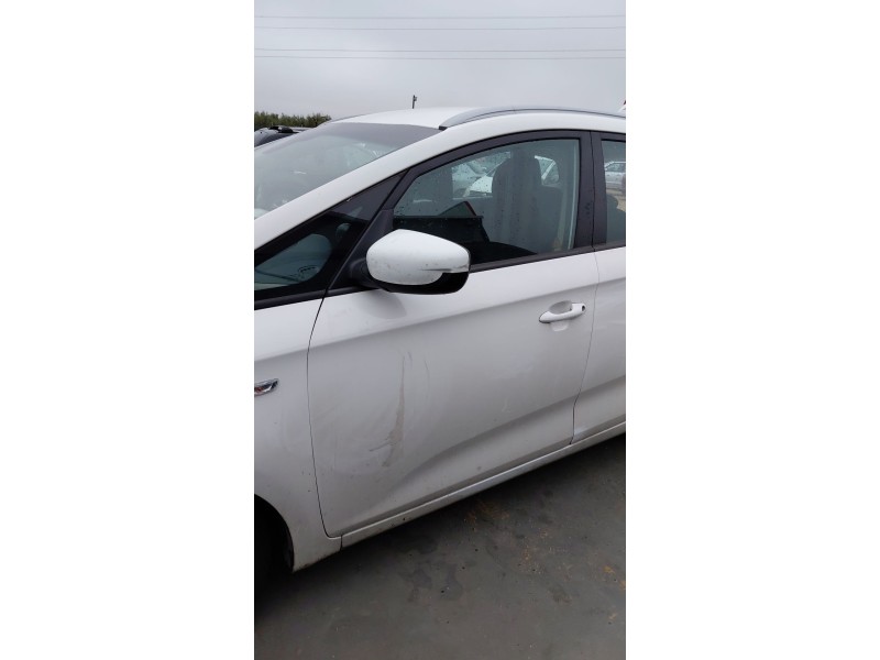 Recambio de puerta delantera izquierda para kia carens iv 1.7 crdi referencia OEM IAM   