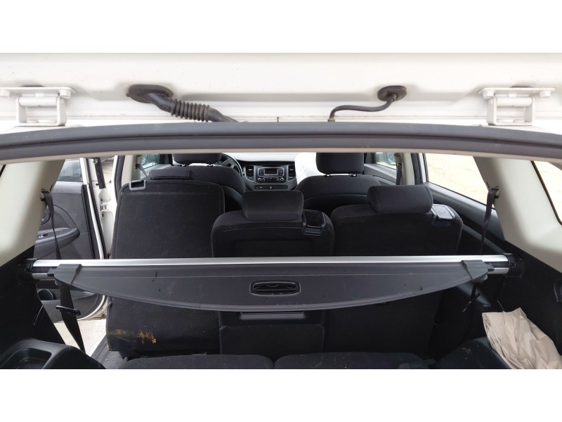 Recambio de bandeja trasera para kia carens iv 1.7 crdi referencia OEM IAM   