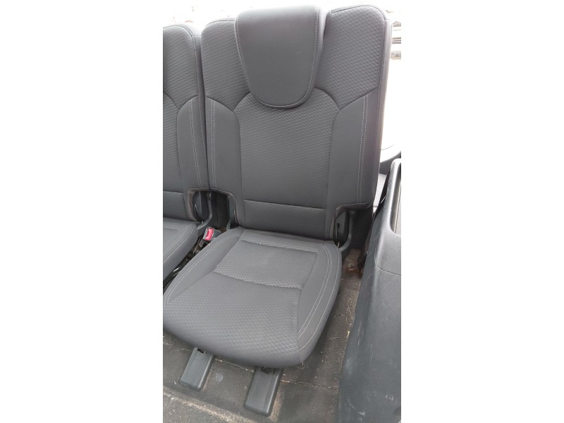 Recambio de asiento tercera fila para kia carens iv 1.7 crdi referencia OEM IAM   