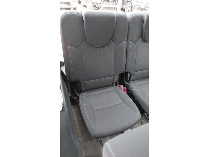 Recambio de asiento tercera fila para kia carens iv 1.7 crdi referencia OEM IAM   