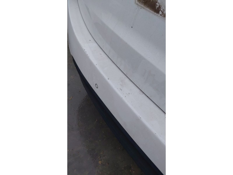 Recambio de paragolpes trasero para kia carens iv 1.7 crdi referencia OEM IAM   
							