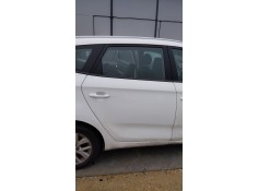 Recambio de puerta trasera derecha para kia carens iv 1.7 crdi referencia OEM IAM   