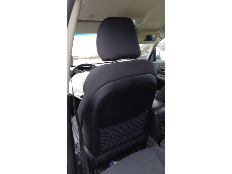Recambio de asiento delantero izquierdo para kia carens iv 1.7 crdi referencia OEM IAM   
							
