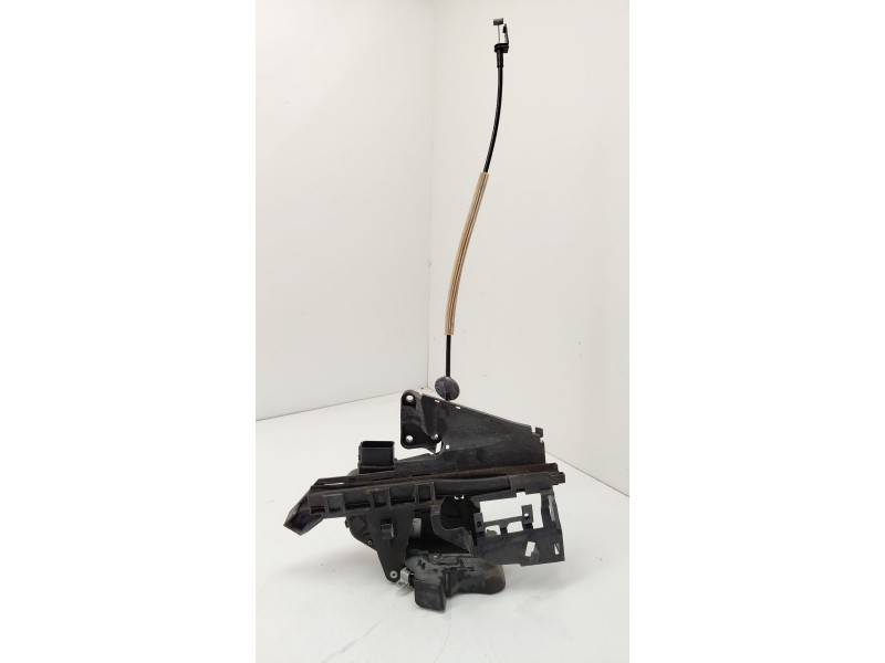 Recambio de cerradura puerta trasera izquierda para ford kuga i 2.0 tdci referencia OEM IAM 8V4AS26413  