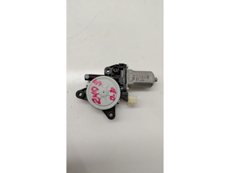 Recambio de motor elevalunas delantero derecho para kia carens iv 1.7 crdi referencia OEM IAM 82460A4000  