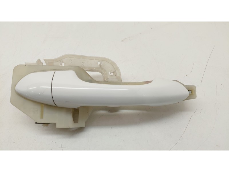 Recambio de maneta exterior delantera derecha para kia carens iv 1.7 crdi referencia OEM IAM   