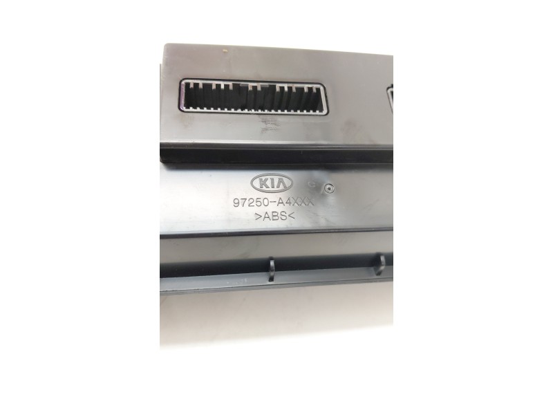 Recambio de mando climatizador para kia carens iv 1.7 crdi referencia OEM IAM 97250A4XXX  