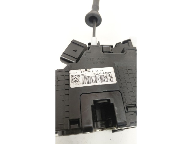 Recambio de cerradura puerta delantera derecha para kia carens iv 1.7 crdi referencia OEM IAM   