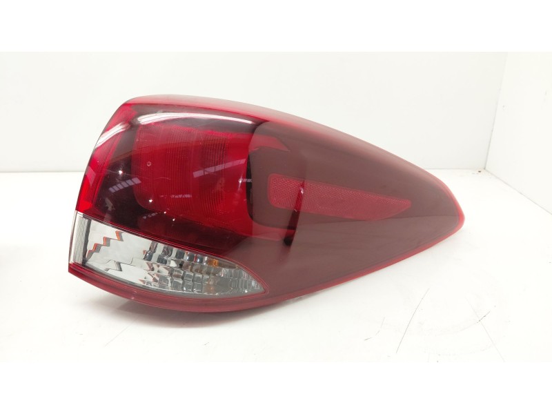 Recambio de piloto trasero derecho para kia carens iv 1.7 crdi referencia OEM IAM   